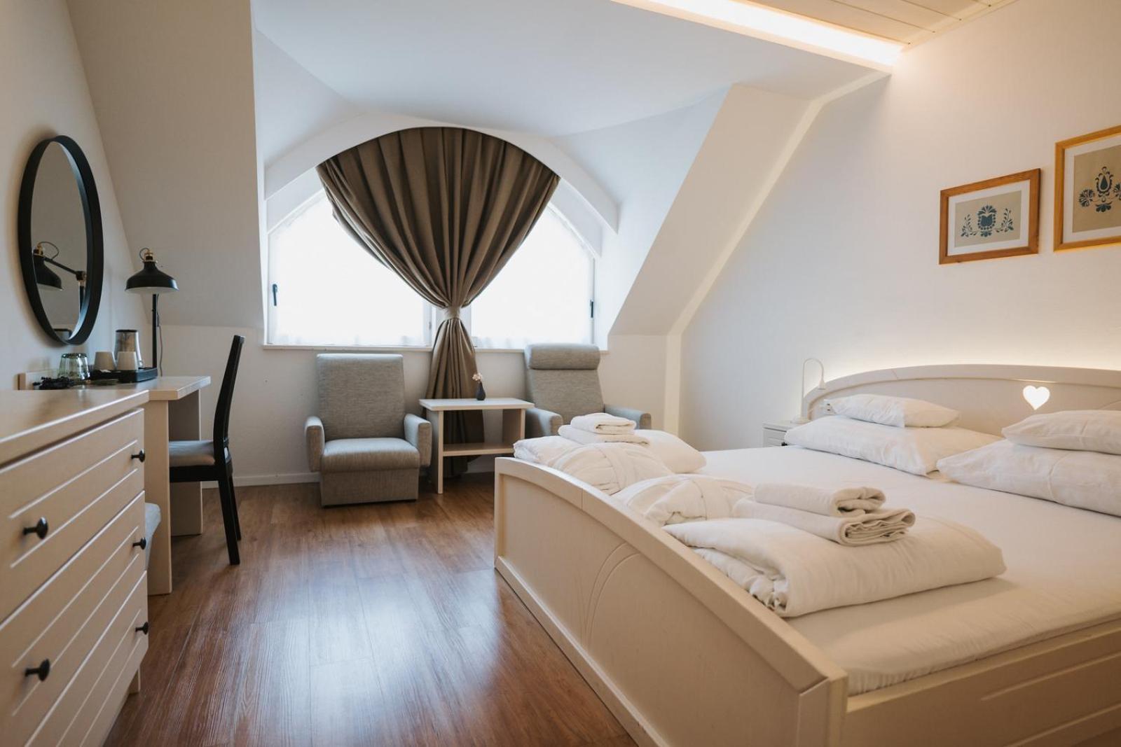 Tornácos Hotel - Hegykő Esterno foto